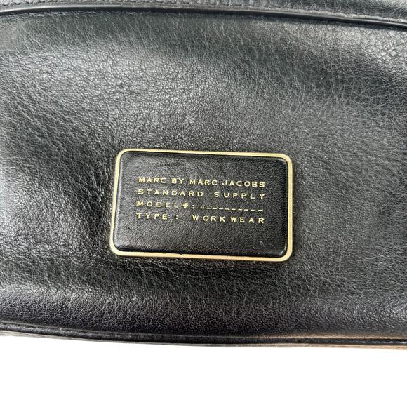 Marc by Marc Jacobs Black Leather Crossbody Bag Purse Gold Zip - Picture 11 of 16
